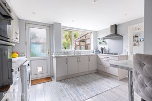 Kitchen- click for photo gallery